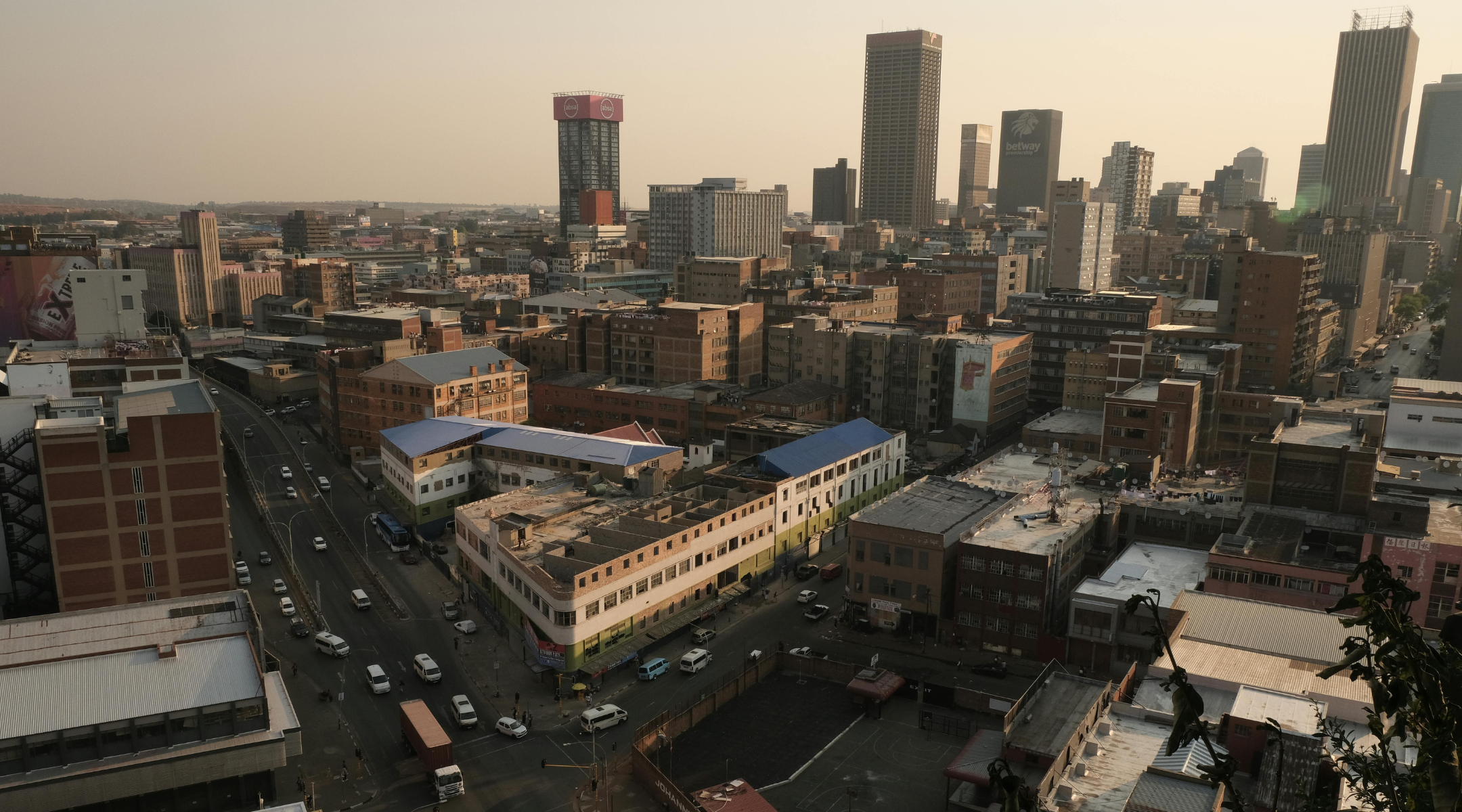 Read more about the article Miasto, które ma wodę… ale nie ma jej w kranie. O kryzysie wodnym w Johannesburgu